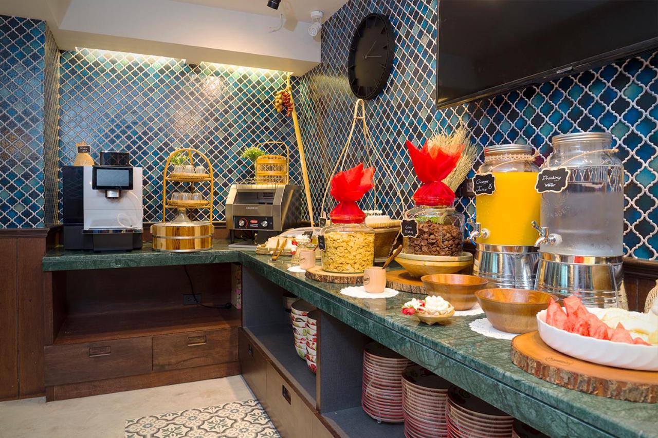 Foodotel Bangkok Exterior photo